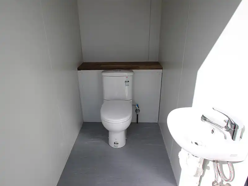 container van phong 40 feet co toilet